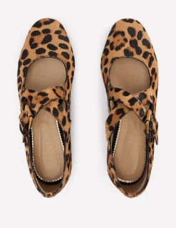 Boden Chaussures Plates-Babies à brides croisées Klassisches Leopardenmuster Ponyhaar