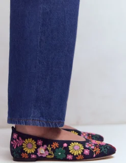 Boden Chaussures Plates-Ballerines couvrantes Bleu marine/broderies