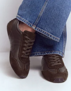 Boden Baskets|Chaussures Plates-Baskets Delphine à semelles fines Chocolat