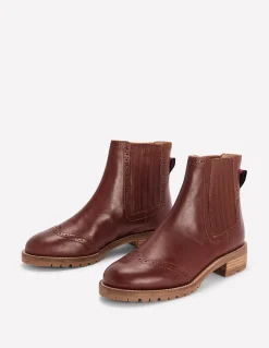 Boden Chaussures Plates-Bottines Chelsea à détails richelieus Fauve