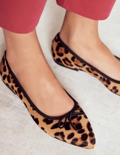 Boden Tenues De Travail|Chaussures Plates-Chaussures plates à bout pointu et semelles souples Klassisches Leopardenmuster Ponyhaar