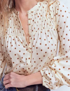 Boden Tops & T-Shirts-Chemise Mya smockée en jersey Gingembre, pois peints