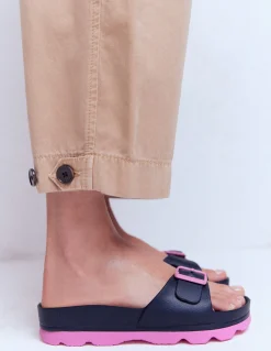 Boden Chaussures Plates|Sandales-Claquettes Lyla à boucle unique Bleu marine/rose