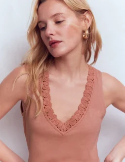 Boden Tops & T-Shirts-Débardeur Flora ultra-doux à détails en dentelle Rose vintage