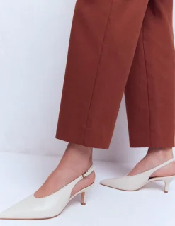 Boden Tenues De Travail|Chaussures À Talons-Escarpins couvrants à bride arrière Écru