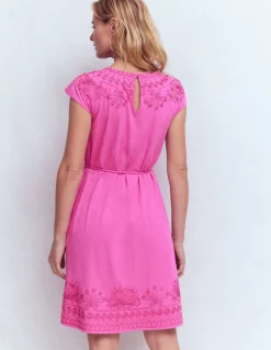 Boden Robes & Combinaisons|Robes Coupe Petite-Robe courte brodée en jersey Passiflore