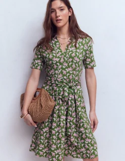 Boden Robes Coupe Petite|Robes & Combinaisons-Robe Daisy virevoltante en jersey Vert promenade, motif Dainty Blooms