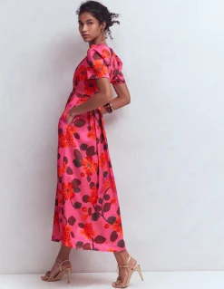 Boden Robes & Combinaisons|Longues-Robe plissée en soie à col V Motif floral rose