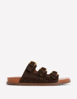 Boden Chaussures Plates|Sandales-Sandales à semelle ergonomique et trois brides Cœurs folk rouge rockabilly