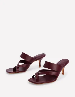 Boden Chaussures À Talons-Sandales façon tongs à petits talons Glycine profond