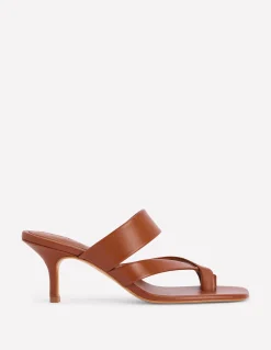 Boden Chaussures À Talons-Sandales façon tongs à petits talons Fauve