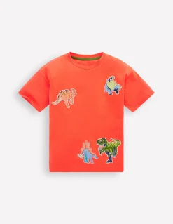 Boden Tops & T-Shirts-T-shirt à écussons Dinosaures orange corail