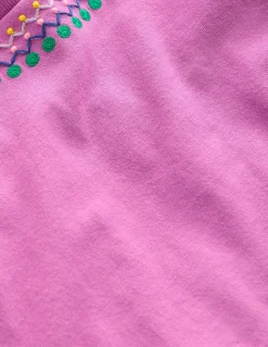 Boden Tops & T-Shirts-T-shirt décontracté brodé Orchidée éclatante