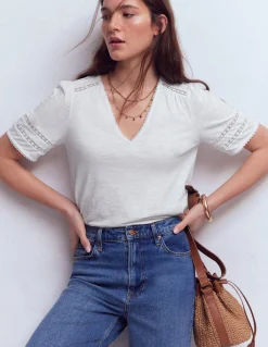 Boden Tops & T-Shirts-T-shirt Poppy col V à détails Blanc